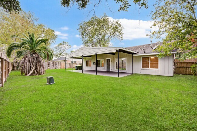 Building Photo - 1823 Grand Park Dr