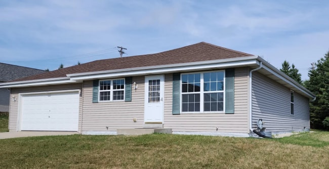Building Photo - 1442 Oriole Dr