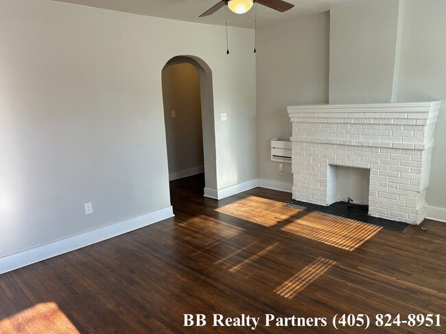 Building Photo - 4205 E 4th Pl