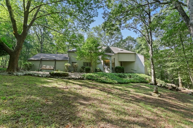 Primary Photo - 352 Good Hill Rd
