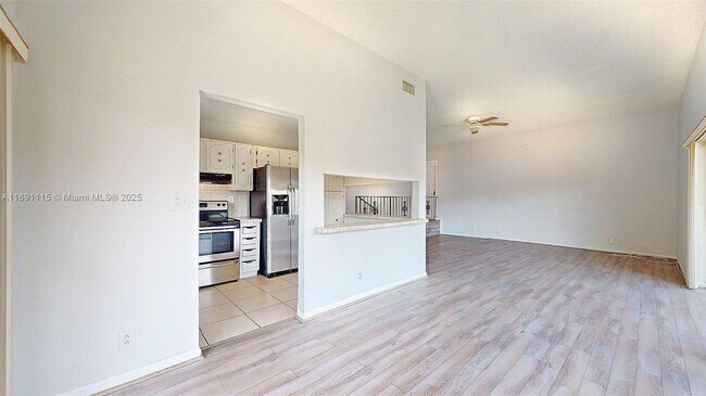 Building Photo - 4850 SW 63rd Terrace