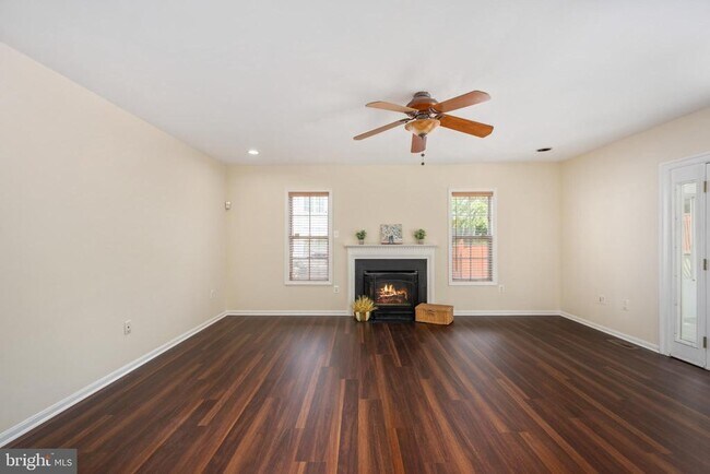 Building Photo - 12907 Martingale Ct