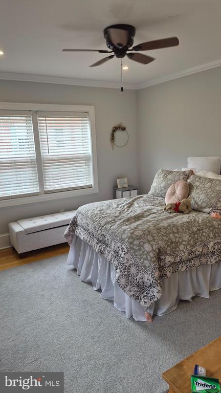 Building Photo - 230 Pine St