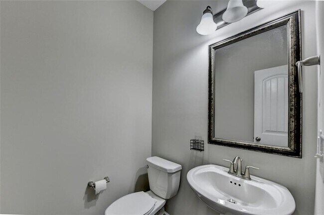 Building Photo - 7325 Heritage Oak Ct