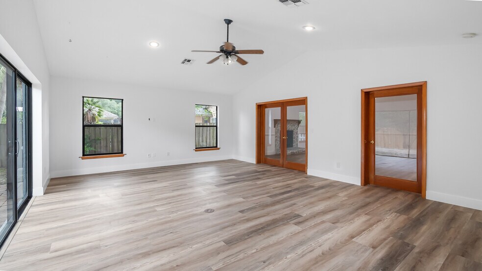 Building Photo - 901 Cutler Rd