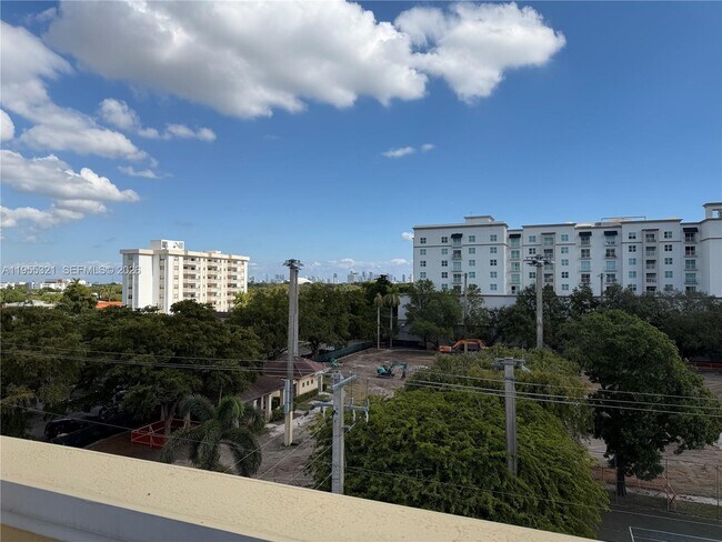 Building Photo - 107 Mendoza Ave