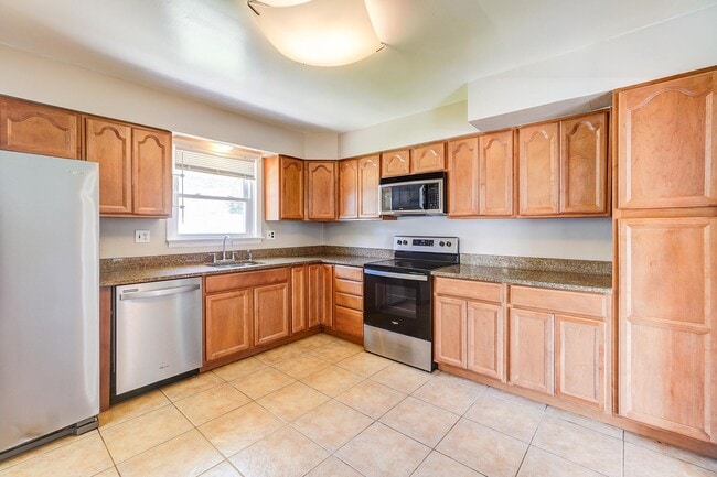 Building Photo - 11901 Bizet Ct