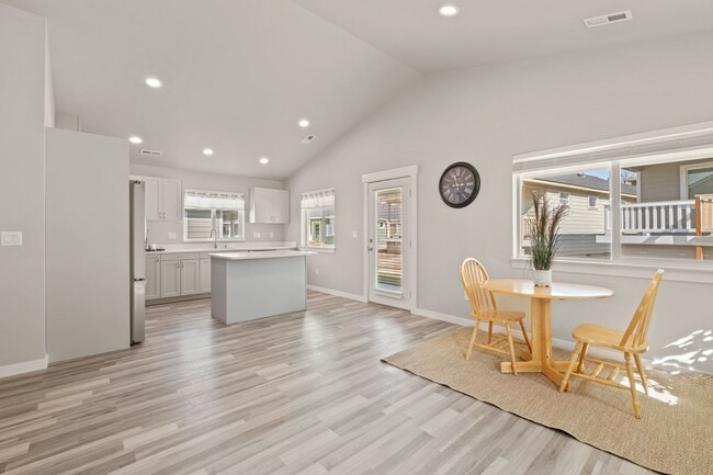 Building Photo - Home for Rent in Gated Community