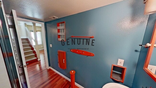 Building Photo - 2 Story 3Bd 2Ba Townhouse