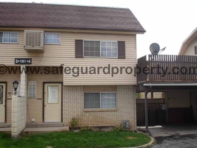 Primary Photo - Spacious 3 Bedroom Townhome