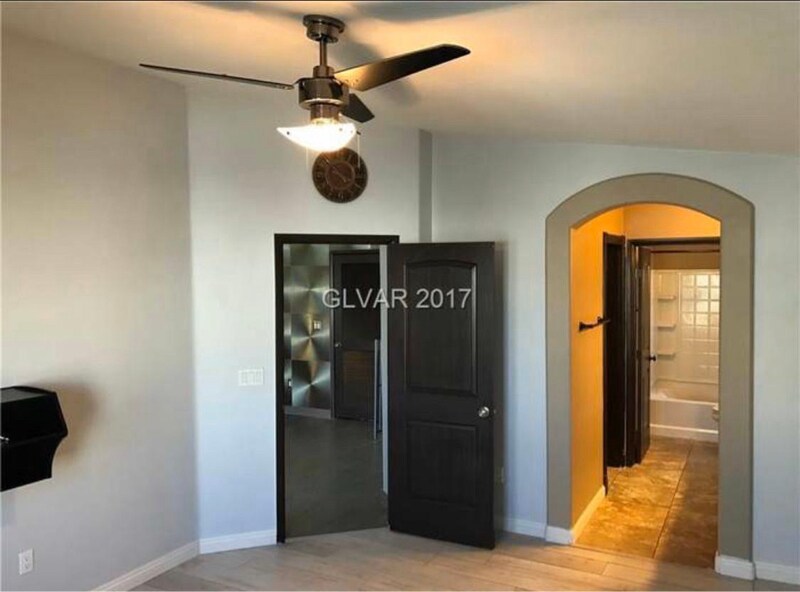 Building Photo - 9339 Square Dance Pl