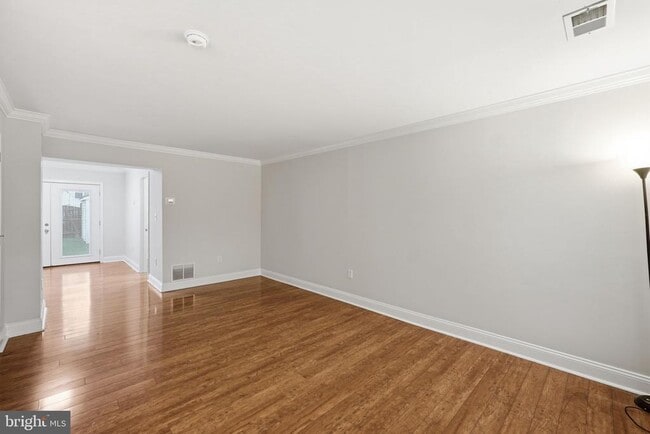 Building Photo - 524 Lancaster Pl