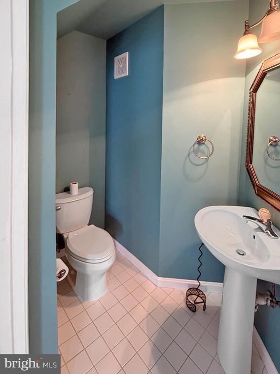 Building Photo - 2305 Village Crossing Rd