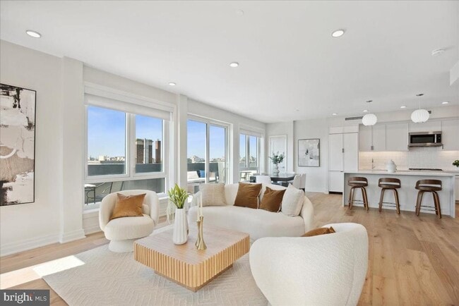 Building Photo - 923 V St NW