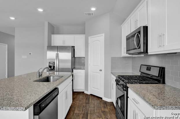 Building Photo - 125 Solitude Dr