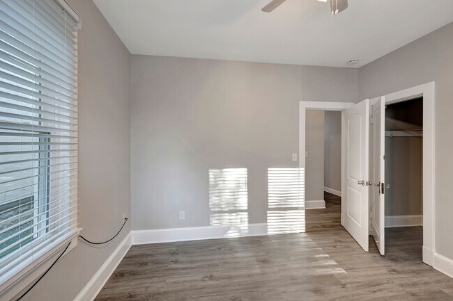 Building Photo - Beautiful Cape Cod 5 Bedroom