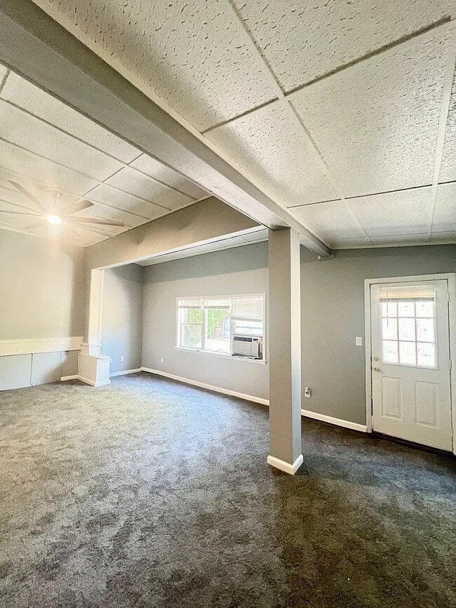 Building Photo - Charming 6 beds 2 baths in Denver!