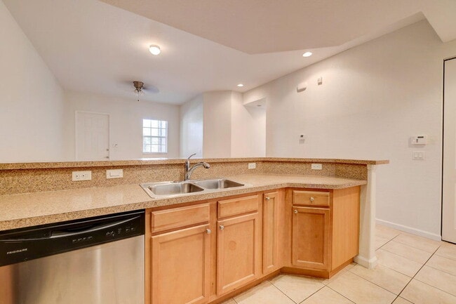 Building Photo - 10560 SW Stephanie Way