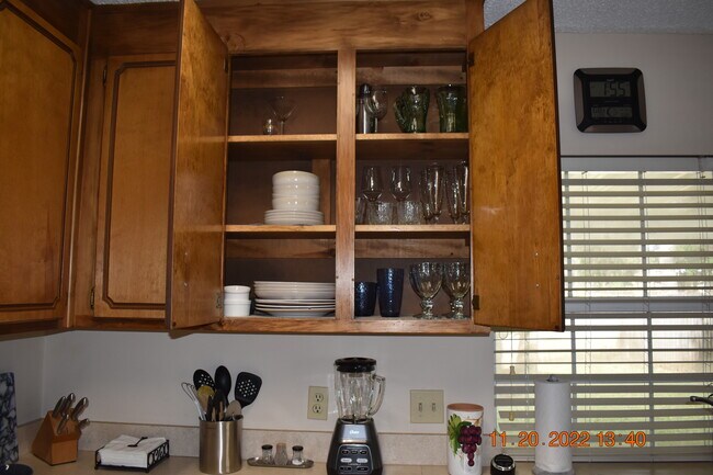 Dishes & glassware - 3126 Station Ct