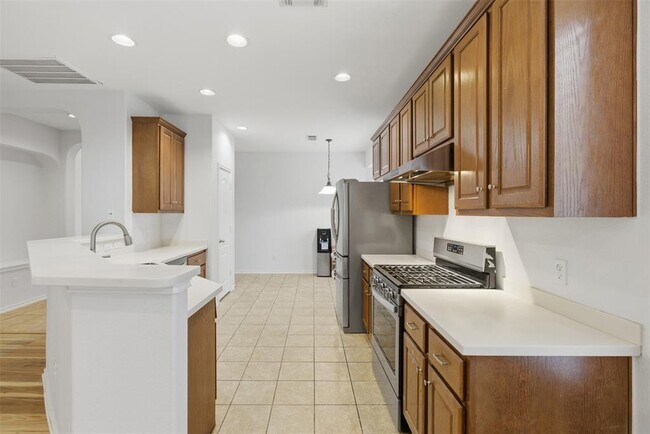 Building Photo - 11505 Plow Horse Cove