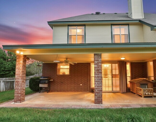 Building Photo - AVAILABLE SOON!!