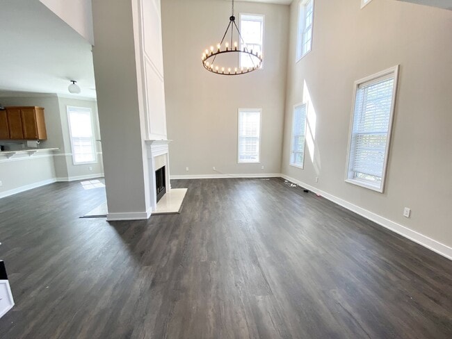 Building Photo - Spacious End Unit, Four Bedroom Townhouse in Cypress Ridge!