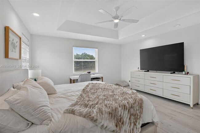 Building Photo - 981 Waterside Cir