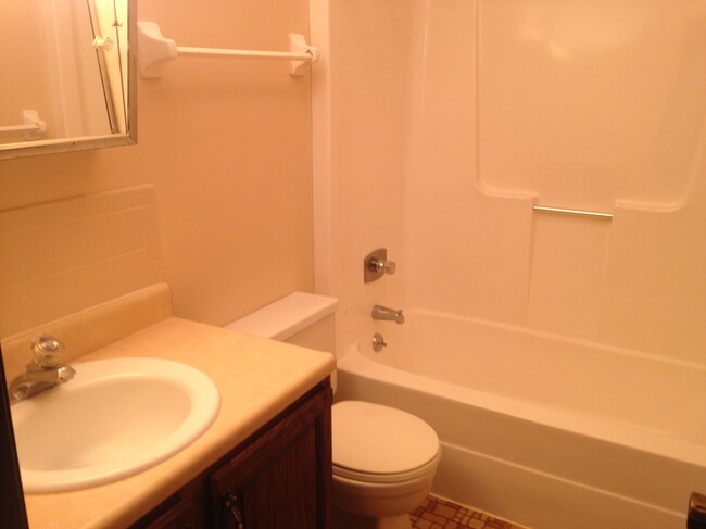 Building Photo - 4515 W Millbrook Dr