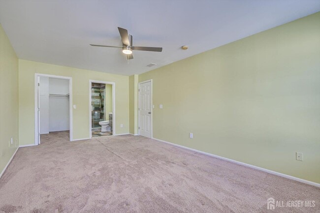 Building Photo - 160 Vasser Dr