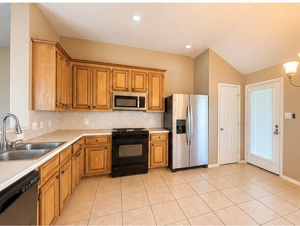 Building Photo - 2123 Castle Gardens Ln