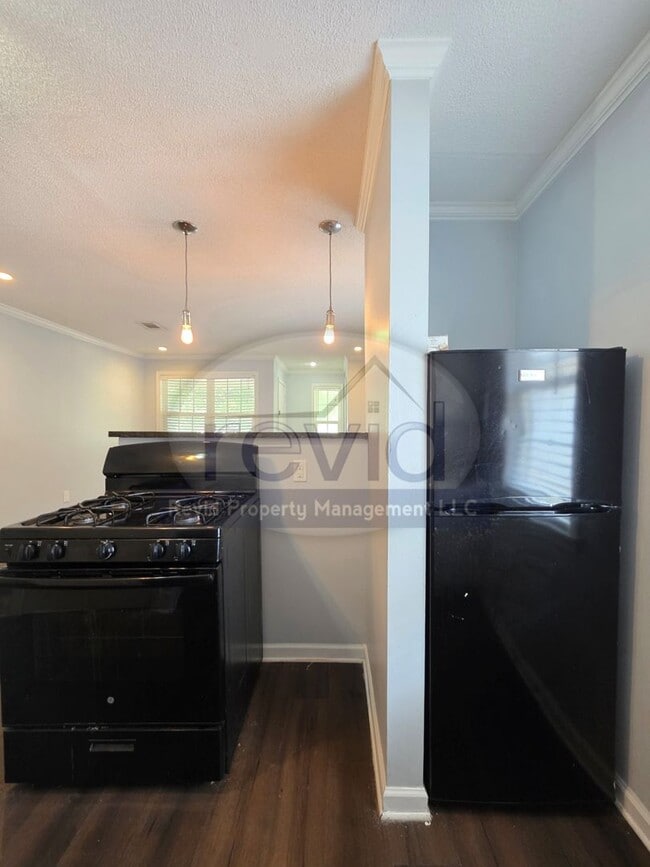 Building Photo - 36 N Auburndale St