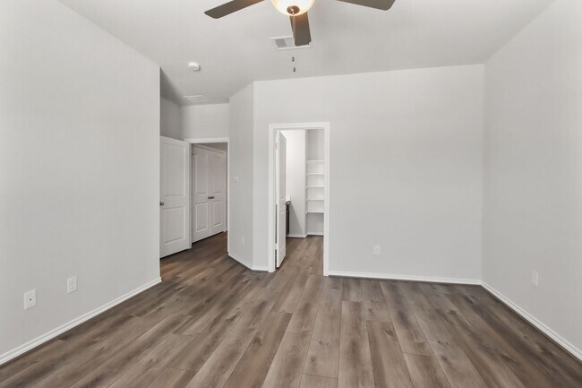 Building Photo - 1415 Acorn Mdw St
