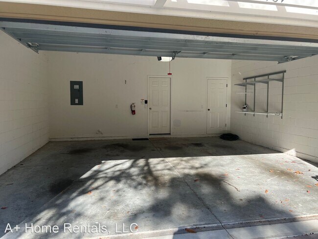 Building Photo - 3 br, 2.5 bath House - 14169 Oasis Cove Bl...
