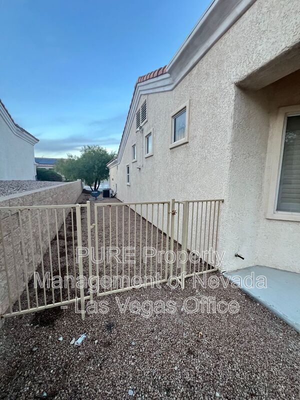 Building Photo - 10733 Clarion Ln