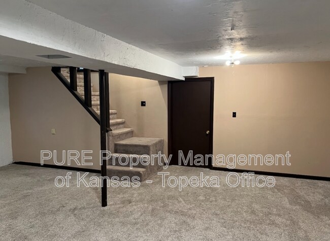 Building Photo - 418 Apollo St