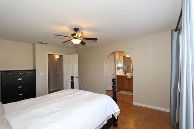 Building Photo - Charming 3-bedroom 2.5 bath, 1512 square foot home in Vacaville