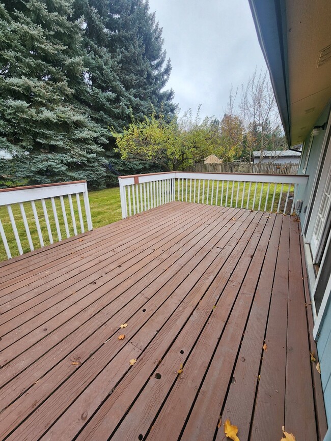 Building Photo - Very Large 3BR, 3BTH Near Black Bay Park in Post Falls