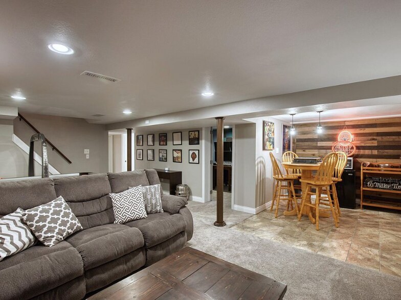 Building Photo - 4454 N 107th St