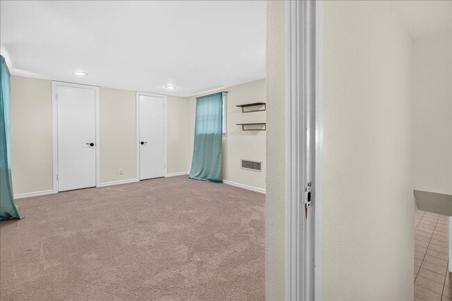 Building Photo - 609 Peerman Pl