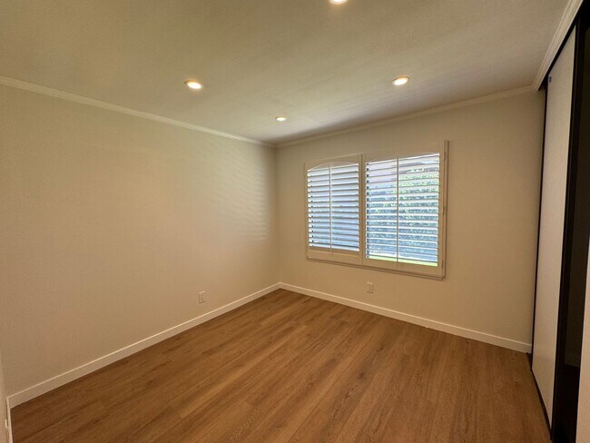 Building Photo - Perimeter location with great views - Leis...