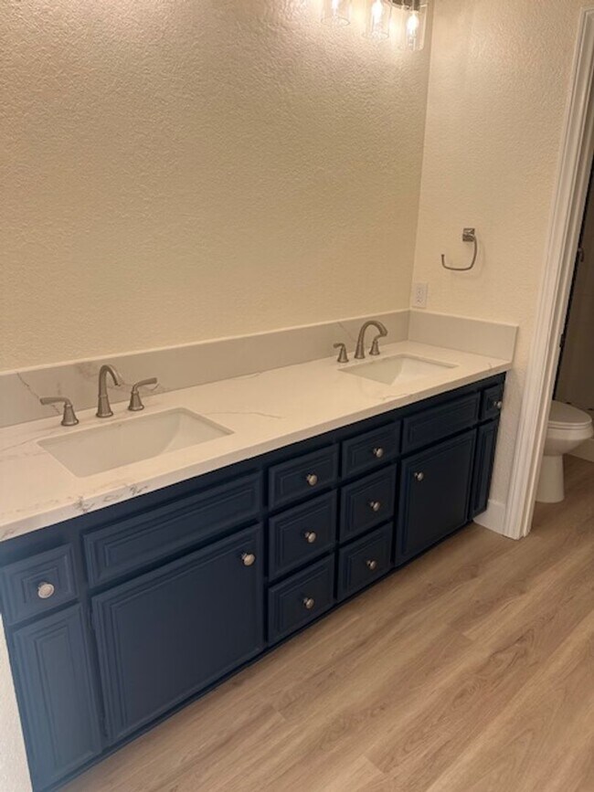 Building Photo - RCA284 - 2846/2848 Cazadero Dr