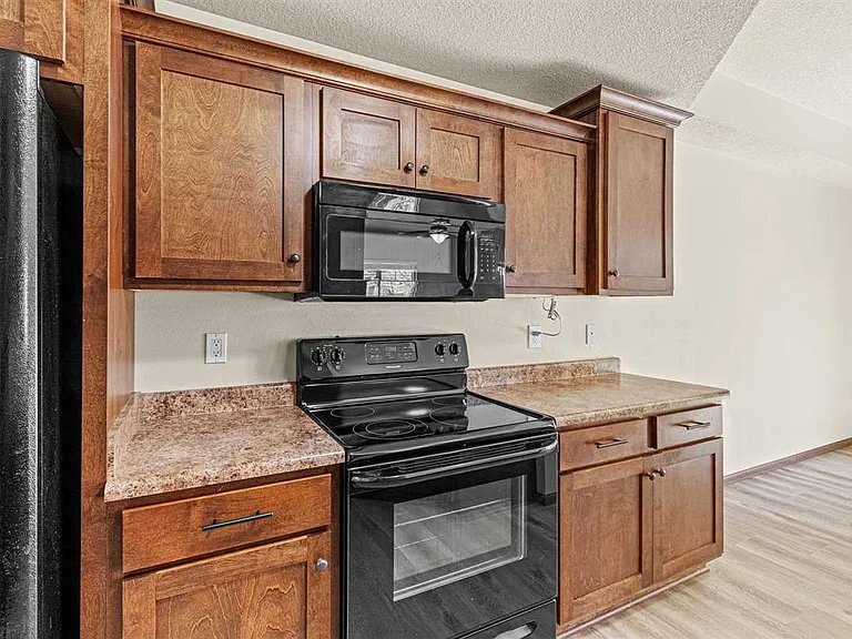 Building Photo - 1538 Burr Dr