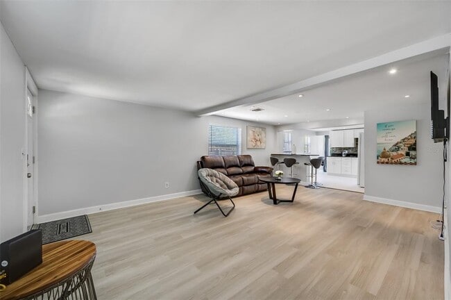 Building Photo - 1601 Palm Way