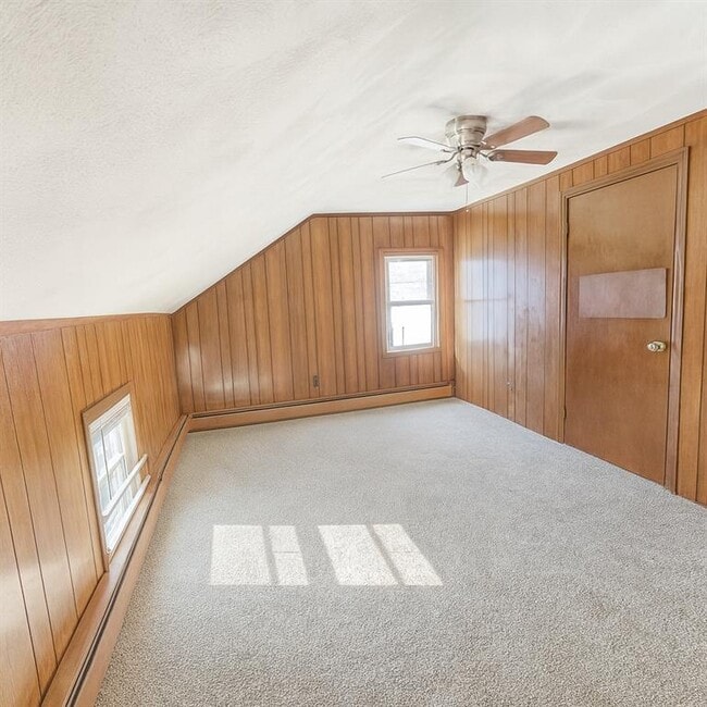 Building Photo - 14 Douglas St