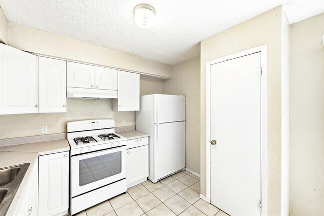 Building Photo - 10604 Lanshire Dr