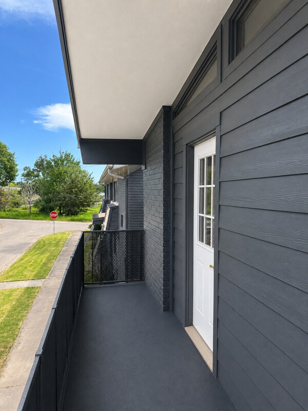 Building Photo - 2712 Oakcliff St