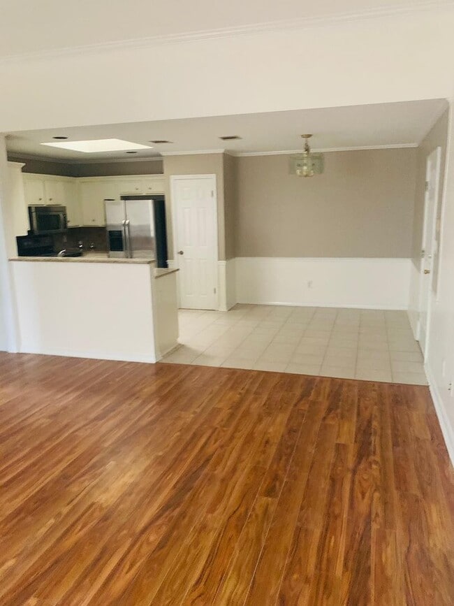 Building Photo - 3325 Danbury Ct