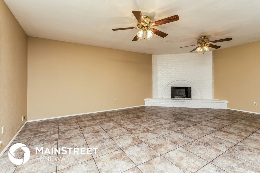 Building Photo - 7106 Flameleaf Pl