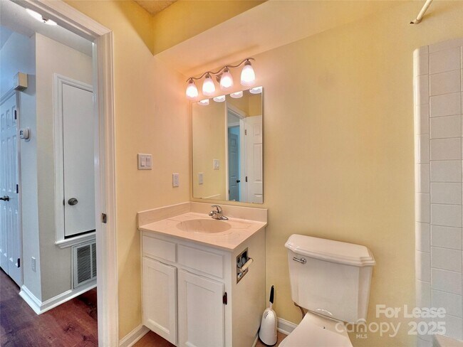 Building Photo - 9476 S Vicksburg Park Ct