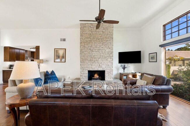 Building Photo - 74939 Vía Lago